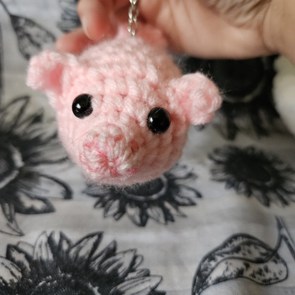 Crochet Pig Keychain - Picture 2 of 9